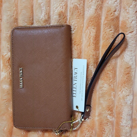 Ellen Tracy Handbags - Ellen Tracy Tan Women's Wallet